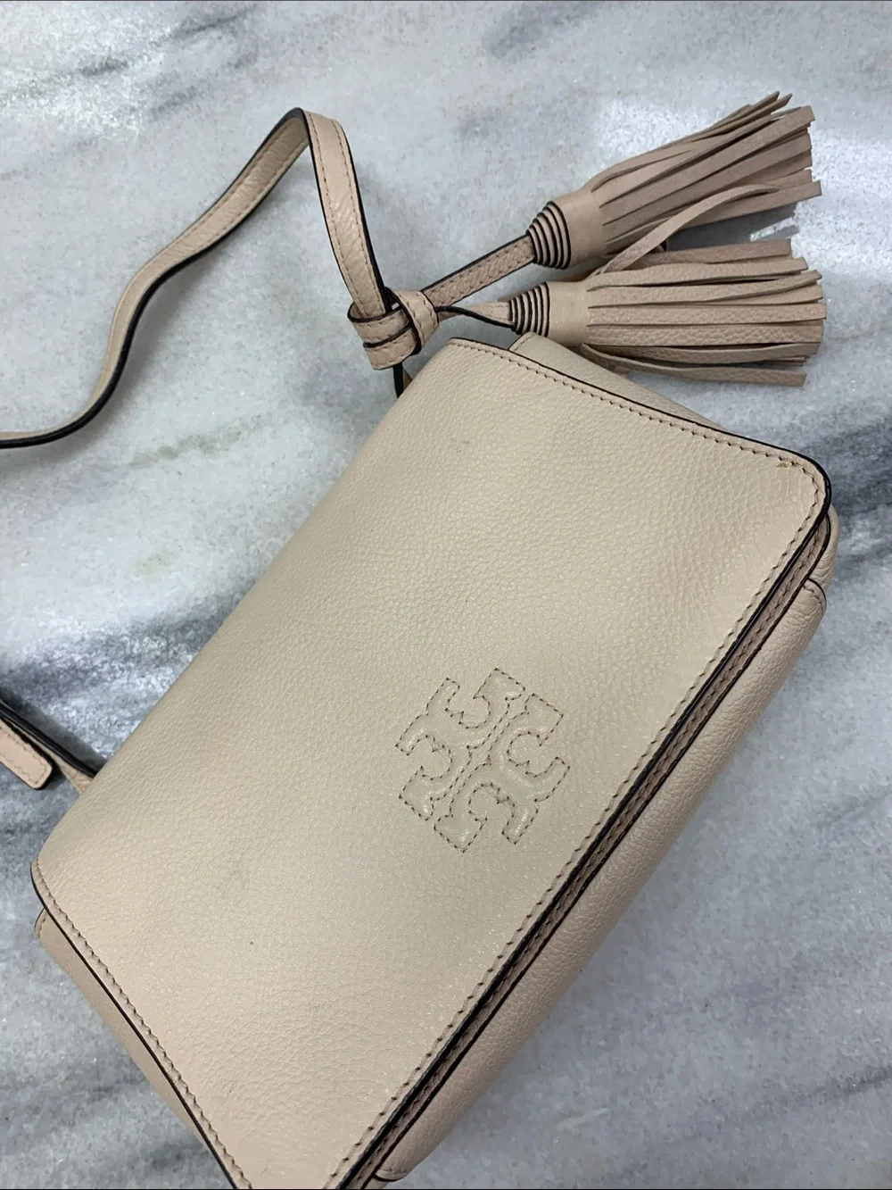 Tory Burch Neutral Beige Pebbled Leather Crossbody with Tassel - Picture 2 of 8